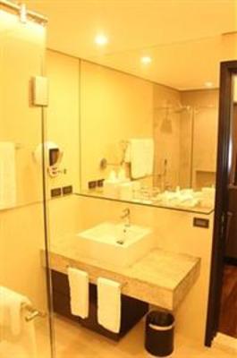 фото отеля Best Western Premier F1 Hotel