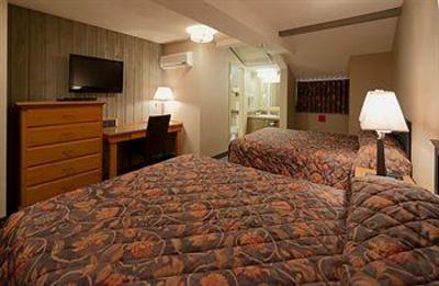 фото отеля Douglas Fir Resort & Chalets