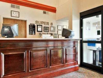 фото отеля Clemmons Super 8 Motel