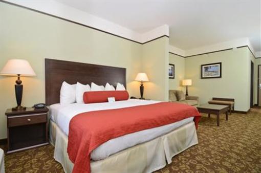 фото отеля Best Western Plus Emory At Lake Fork Inn & Suites