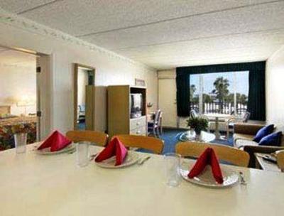 фото отеля Days Inn Cocoa Beach