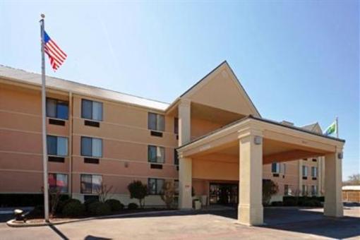 фото отеля Holiday Inn Express Brownwood