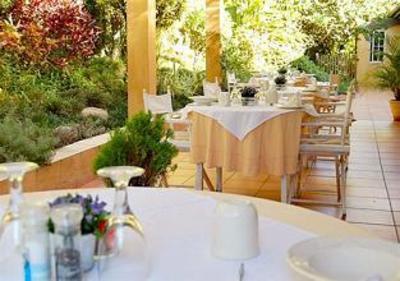 фото отеля Petite Provence Bed & Breakfast Salt Rock