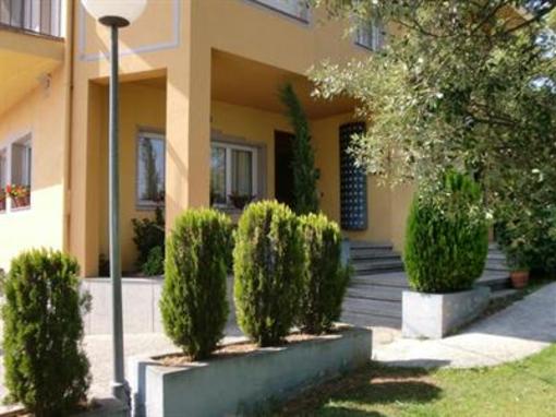 фото отеля Hostal Esteba Caldes De Malavella