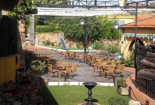 фото отеля Hostal Rural Los Rosales