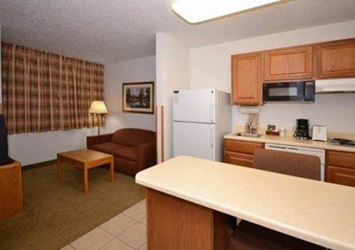 фото отеля Mainstay Suites Cedar Rapids