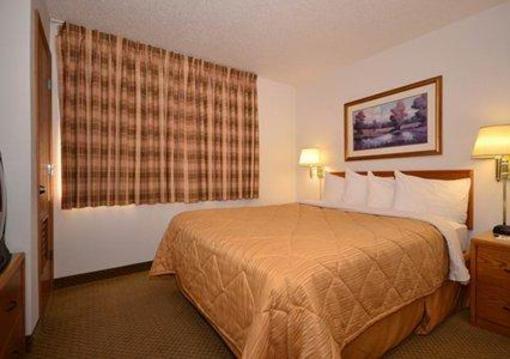 фото отеля Mainstay Suites Cedar Rapids