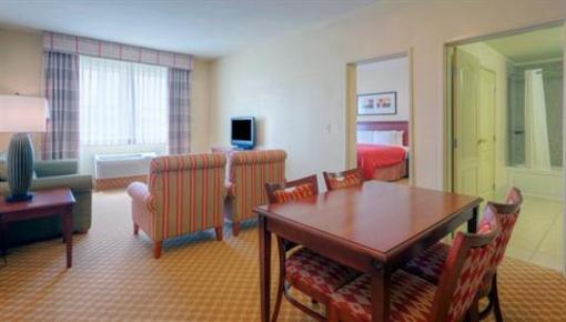 фото отеля Country Inn & Suites Emporia