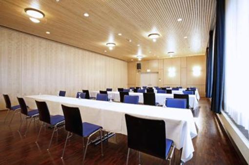 фото отеля Hotel Landhus Zurich