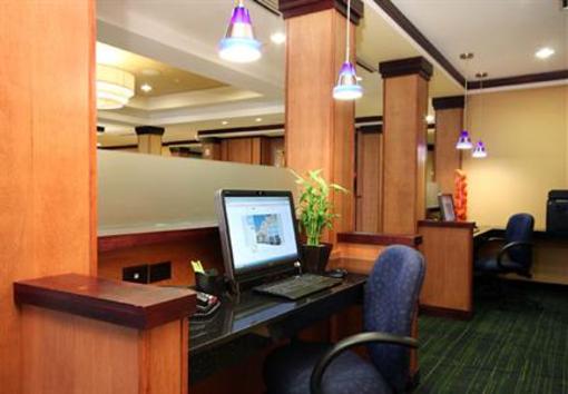 фото отеля Fairfield Inn & Suites Mahwah