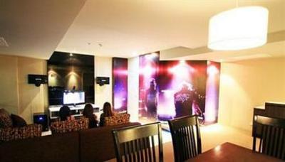 фото отеля Golden Crown Plaza Hotel