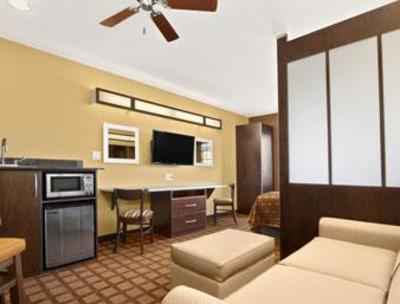 фото отеля Microtel Inn and Suites Buda