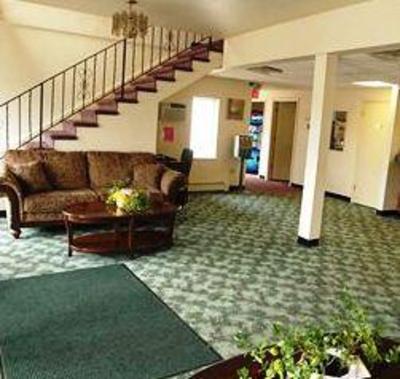 фото отеля Econo Lodge Iron Mountain