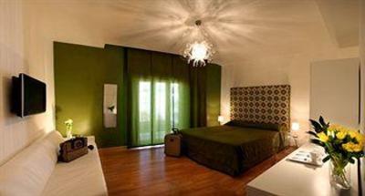 фото отеля Emily Suites