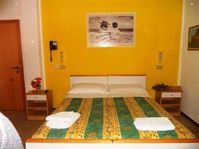 фото отеля Hotel Pigalle Rimini