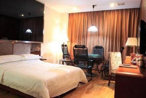 фото отеля Shichang Huatian Holiday Hotel