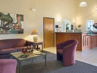 Centerstone Inn & Suites