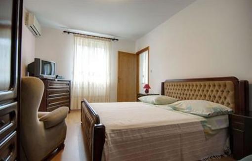 фото отеля Apartments Mladinic