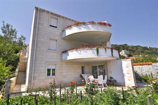 фото отеля Apartments Mladinic