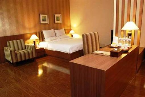 фото отеля Istana Hotel