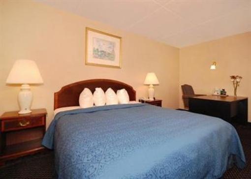 фото отеля Quality Inn & Suites Waterloo (Iowa)