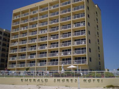 фото отеля Emerald Shores Hotel