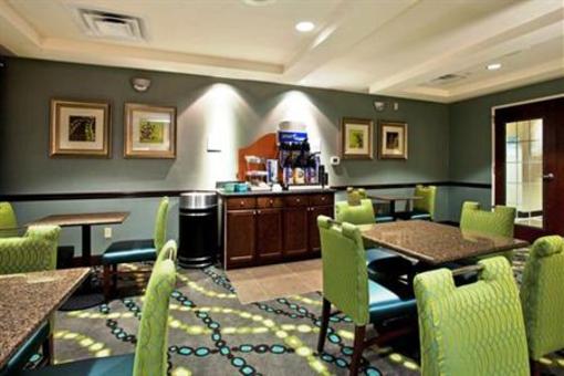 фото отеля Holiday Inn Express Hotel & Suites Picayune