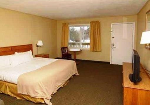 фото отеля Econo Lodge Inn & Suites Wetmore