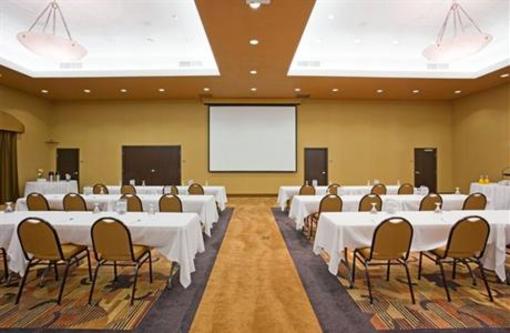 фото отеля Holiday Inn Hotel Express & Suites Sioux Falls - Brandon