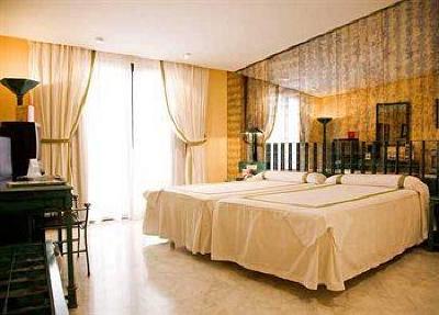 фото отеля Tryp Medea Hotel