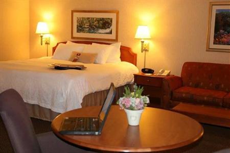 фото отеля Hampton Inn Harrisburg West
