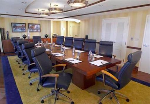 фото отеля Marriott Newport News at City Center
