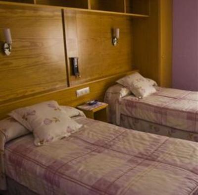 фото отеля Hostal Puente Azud