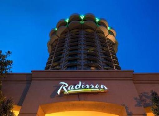 фото отеля Radisson Hotel Cincinnati Riverfront