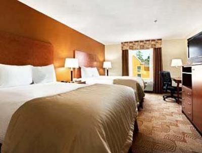 фото отеля Baymont Inn & Suites Savannah South