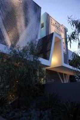 фото отеля BEST WESTERN PLUS Hollywood Hills Hotel