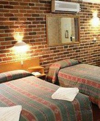 фото отеля Cedar Lodge Motel
