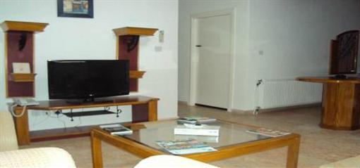 фото отеля Red Rose Hotel and Suites