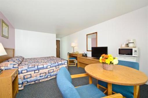 фото отеля Americas Best Value Inn McPherson