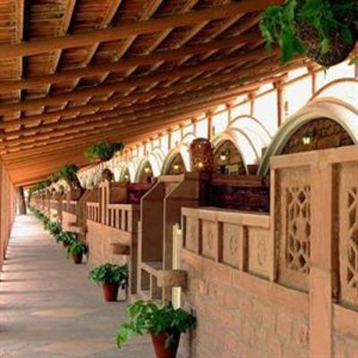 фото отеля WelcomHeritage Balsamand Lake Palace Hotel Jodhpur