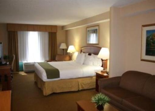 фото отеля Holiday Inn Express Hotel & Suites Florence Civic Center @ I-95