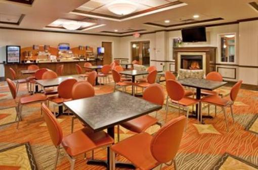 фото отеля Holiday Inn Express Hotel & Suites Kansas City - Grandview