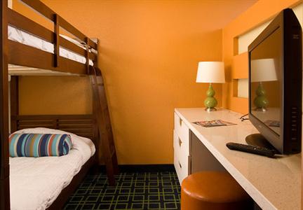 фото отеля Fairfield Inn & Suites Orlando Lake Buena Vista