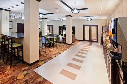 фото отеля Holiday Inn Express Hotel & Suites Okmulgee