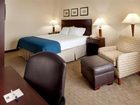 фото отеля Holiday Inn Express Hotel & Suites East Brunswick