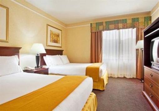 фото отеля Holiday Inn Express Hotel & Suites Grand Rapids Airport