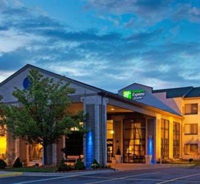 фото отеля Holiday Inn Express Hotel & Suites Grand Rapids Airport