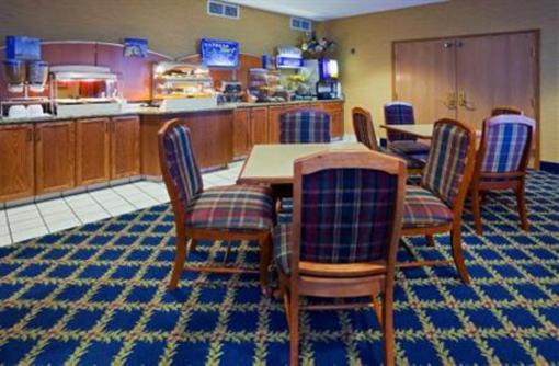 фото отеля Holiday Inn Express St. Cloud