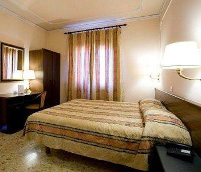 фото отеля Central Hotel Sorrento