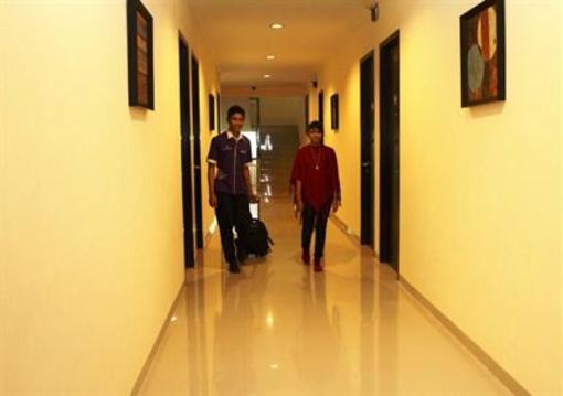 фото отеля Bagus Inn Cirebon